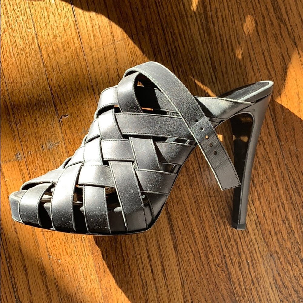 Hermès Leather high heels